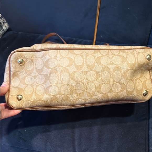 Coach Beige and Brown Signature Shoulder Bag - Picture 6 of 8
